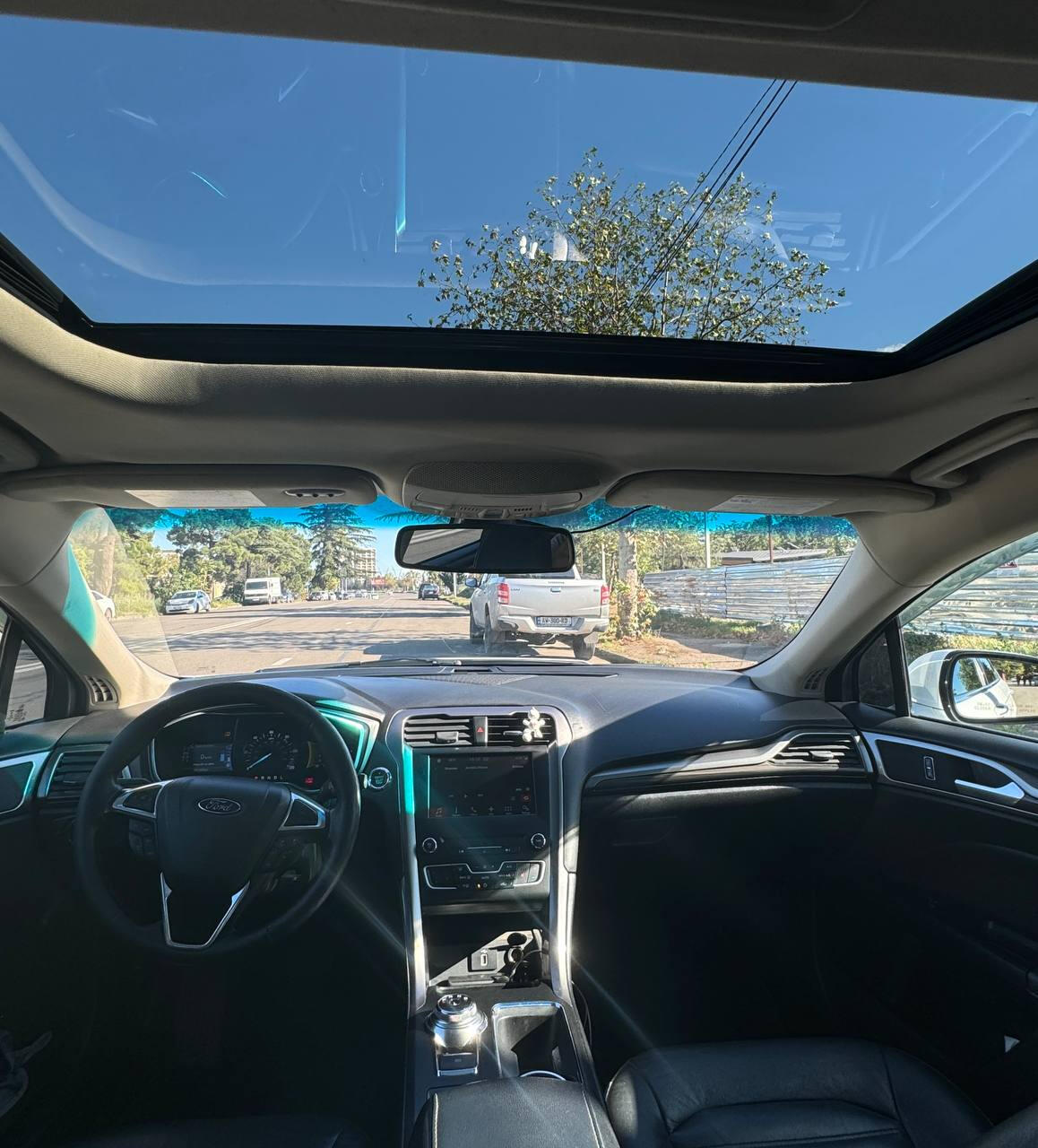 CarPlay + Sunroof