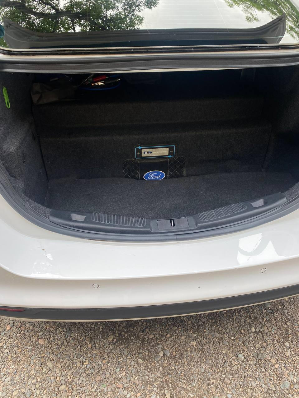 Small trunk - one 20KG bag or two 10KG bag